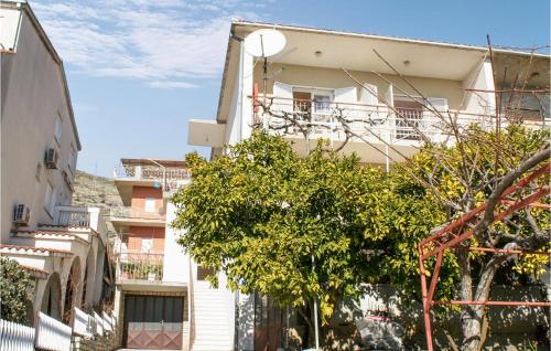 Gorgeous Apartment In Seget Donji With Wifi