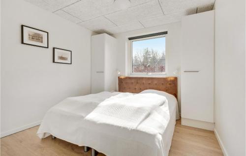 Postel nebo postele na pokoji v ubytování Lovely Home In Ebeltoft With Sauna
