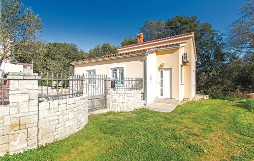 1 Bedroom Lovely Home In Pula