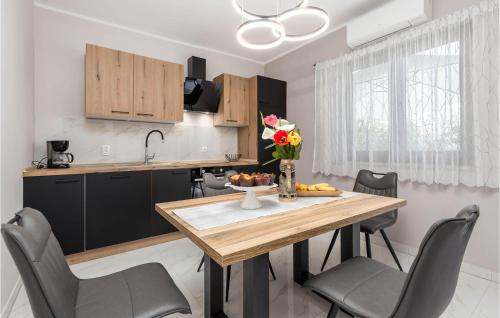 Beach Front Apartment In Lovran With Wifi