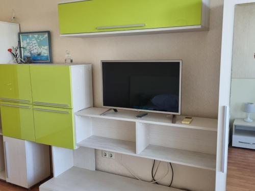 Televisyen dan/atau pusat hiburan di Danube Park