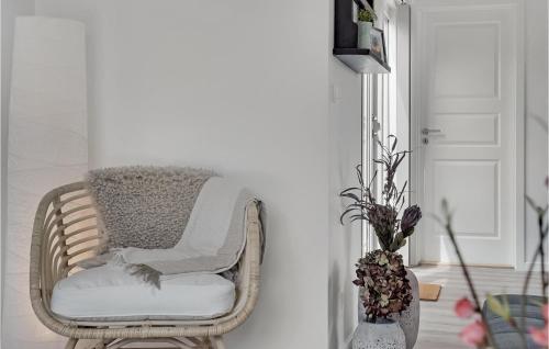 Χώρος καθιστικού στο Gorgeous Home In Brovst With Kitchen