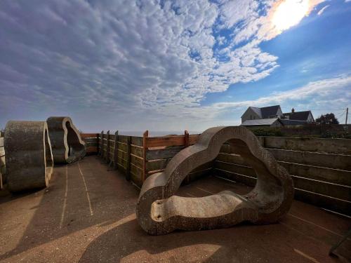 Gallery image of 4 Berth Caravan For Hire At Sunkist Holiday Park Near Skegness Ref 42084S in Anderby