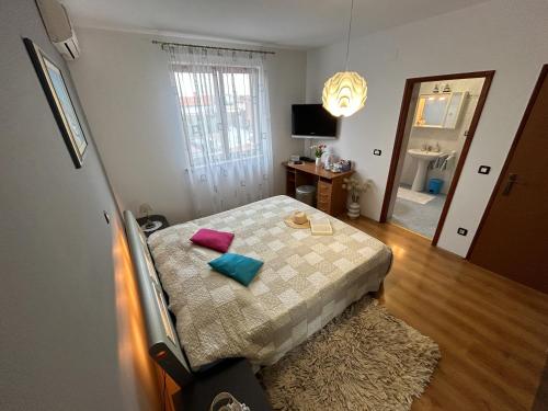 Room Adry with balcony, free parking & bikes