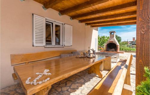 Cozy Apartment In Biograd Na Moru With Wifi