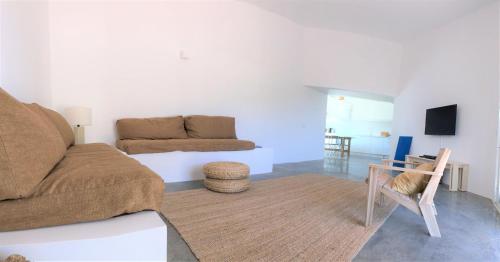 Χώρος καθιστικού στο Casa 70 - Surfboard included