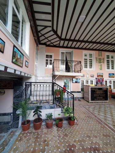 Balkón nebo terasa v ubytování Nursultan Grand Guest House
