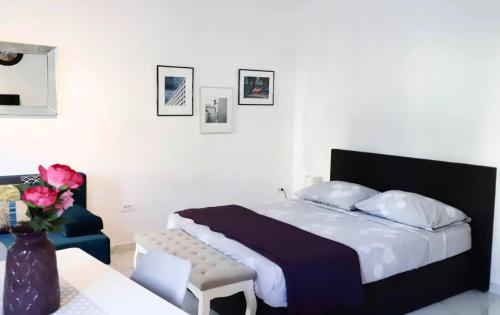 Llit o llits en una habitació de Verano apartment / next to Kolovare beach