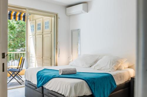 2-Room Apartment with Terrace Sea View