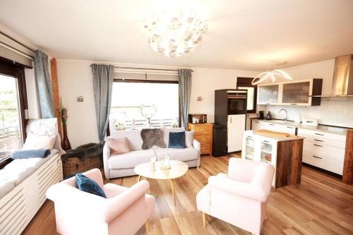 Kuchyň nebo kuchyňský kout v ubytování Ferienwohnung Berglicht, Ambiente im Allgäu