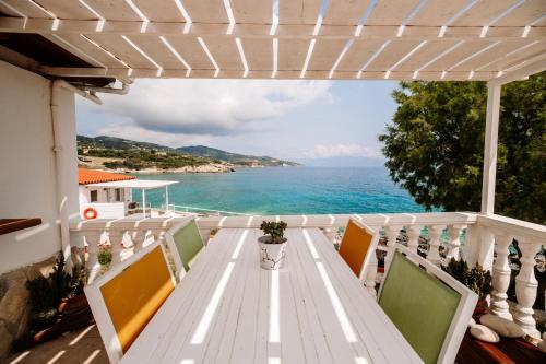 Floreica Maisonneta By the Sea.