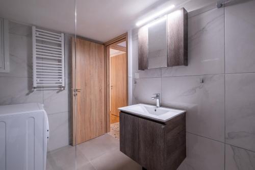 SOKOS Residence, 1' walk from Aghios Ioannis Metro
