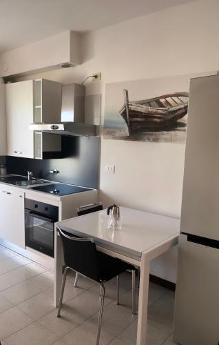 Η κουζίνα ή μικρή κουζίνα στο Casa al mare