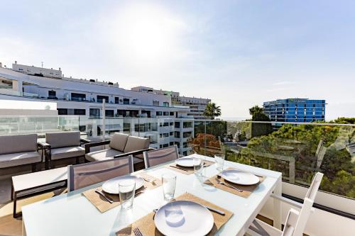 Brand new apartment with pool and SEA VIEW in Marbella ...