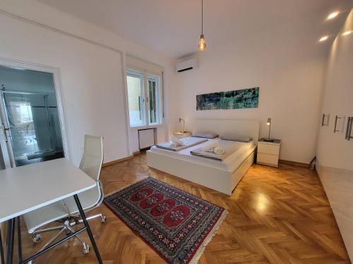Rijeka Urban Suite 13 by Irundo