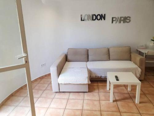 Appartement C dans une villa avec piscine & jacuzzi photo 28
