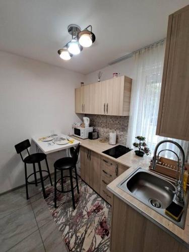 ครัวหรือมุมครัวของ Dovali apartment