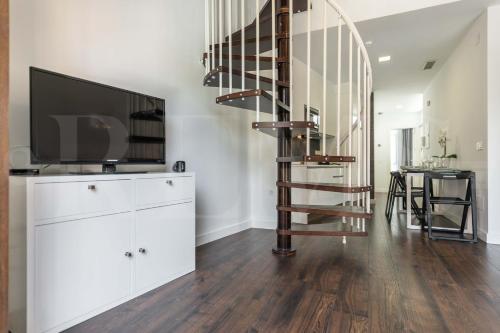 The Genius Suite Picasso-Inspired REMS