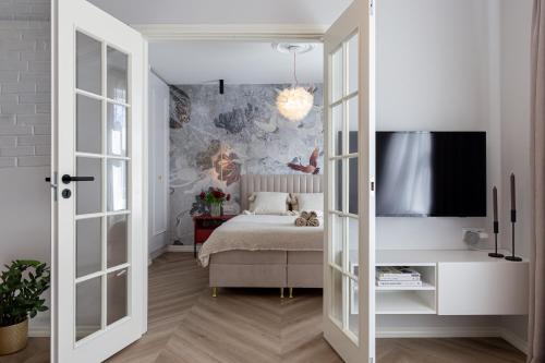 Llit o llits en una habitació de Fresh unit, high quality design.