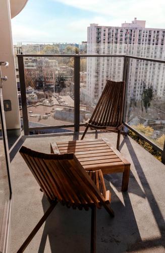 Modern and spacious 2 bedroom Downtown Suite with Ocean Views