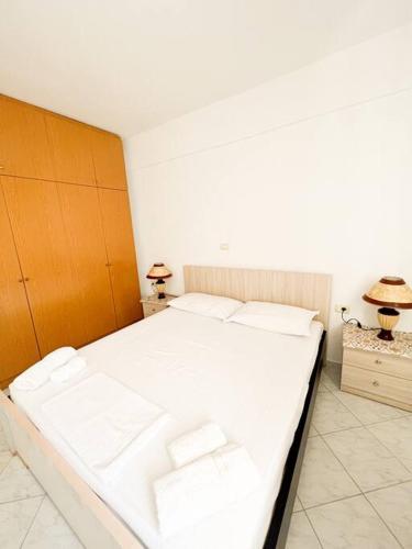 Garden Villa Sarande Apt-1