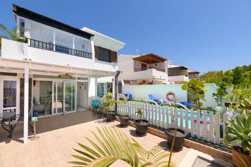Villa Siroi, Puerto Del Carmen, heated pool, 10mn from the sea