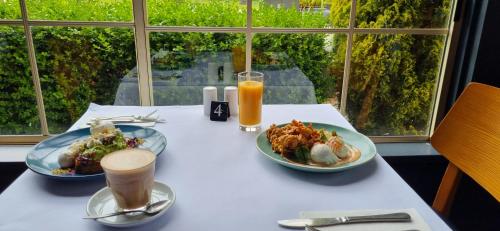 Jídlo v motelu nebo okolí