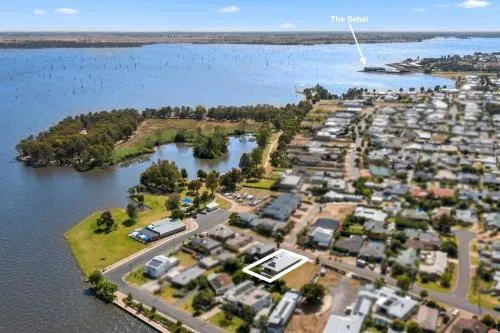 NEW - The House of Witt picture