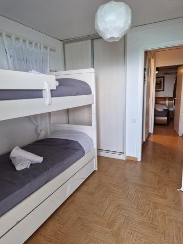 Postel nebo postele na pokoji v ubytování Korinthian sea view