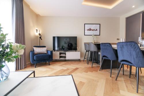 Entire 2 Bed - No. 44 - The Cosy Collection Ltd photo 3