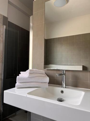 A bathroom at La Casa Verde Torbole