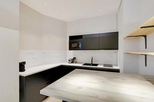 Pick A Flat's Apartment in Parc Monceau - Boulevard de Courcelles