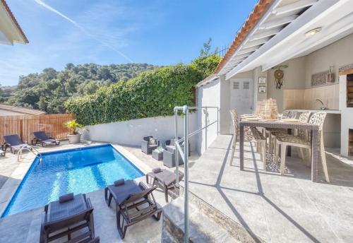 Costacabana - Villa Rosa