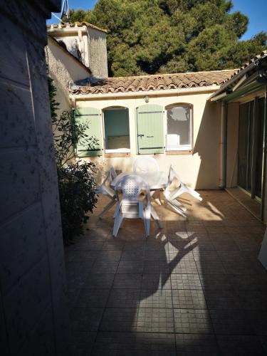 Maisonnette 4 pers rez de jardin avec terrasse