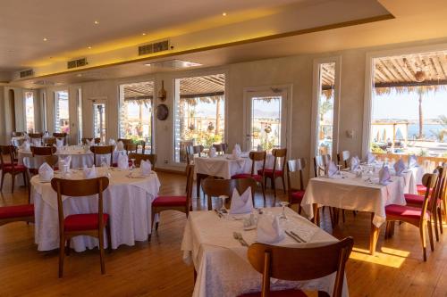 Εστιατόριο ή άλλο μέρος για φαγητό στο Club Reef Resort & Spa