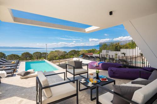 Luxury Villa Ander with Pool – Photos 5