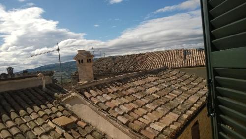 an overhead view of a roof of a building at Il Vicoletto di BIBI - B&B in Staffolo
