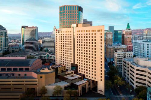 Nespecifikovaný výhled na destinaci Oakland nebo výhled na město při pohledu z hotelu