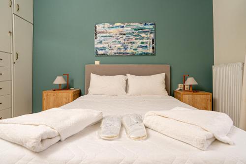 Contemporary 2 bedroom apt 5 min walk from Kissamos center