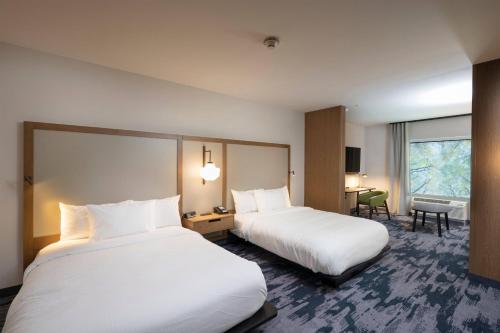 Tempat tidur dalam kamar di Fairfield Inn & Suites Arkadelphia