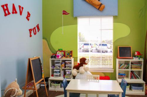 Επισκέπτες που μένουν στο South Facing Vacation Home - Providence Golf Resort - Pool & Spa - Game Room - Free Welcome Pack