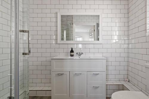 Phòng tắm tại Luxury House, SeaViews, En-Suites & Private Pool