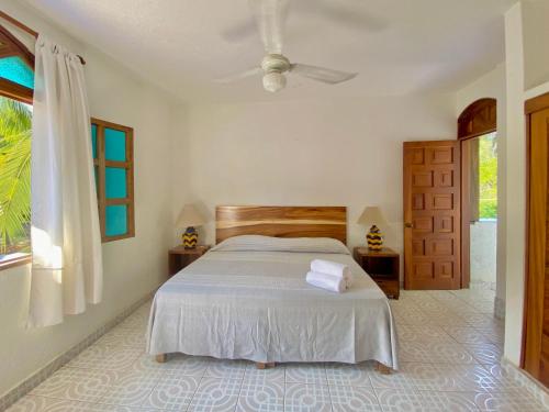Gallery image of Villa Palomas A Unos Pasos De Playa La Ropa in Zihuatanejo