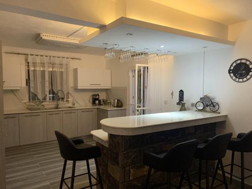 Cosy Villa in Pointe aux Piments with Shared Pool.