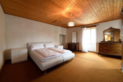מיטה או מיטות בחדר ב-Centovalli & Nature