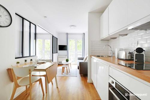 Η κουζίνα ή μικρή κουζίνα στο CMG Résidence Sacrée Coeur - Montmartre