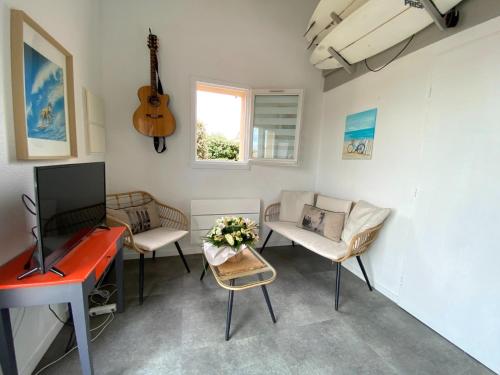 Photo de la galerie de l'établissement maison vue sur mer dans les dunes avec acces direct aux plages, à Bretignolles-sur-Mer