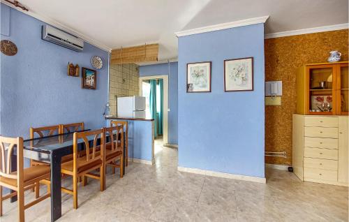 Nice Apartment In Peníscola With Swimming Pool