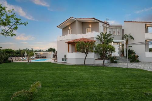 Villa Tranquillaの敷地内または近くにあるプール
