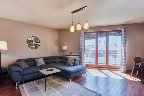 Ruang duduk di Marea by Baltic Home
